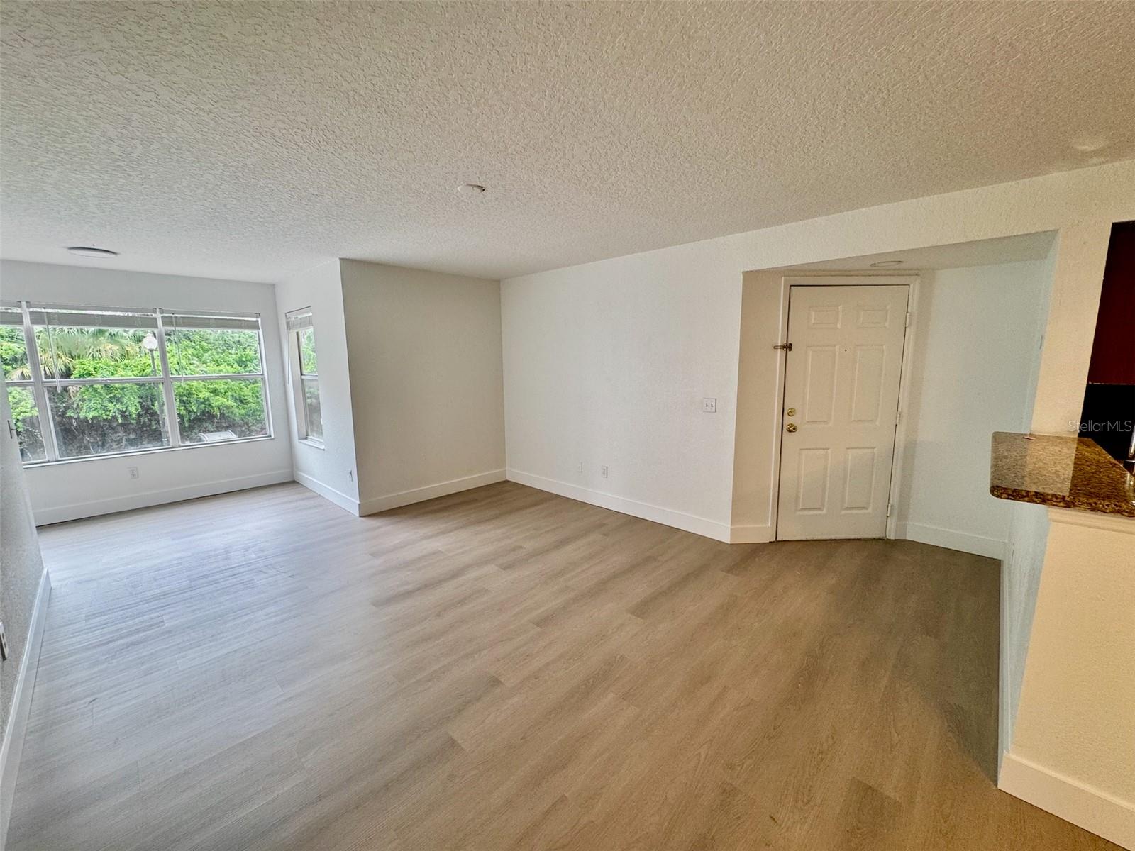 Image 3 of 28 For 5144 Conroy Road 1028
