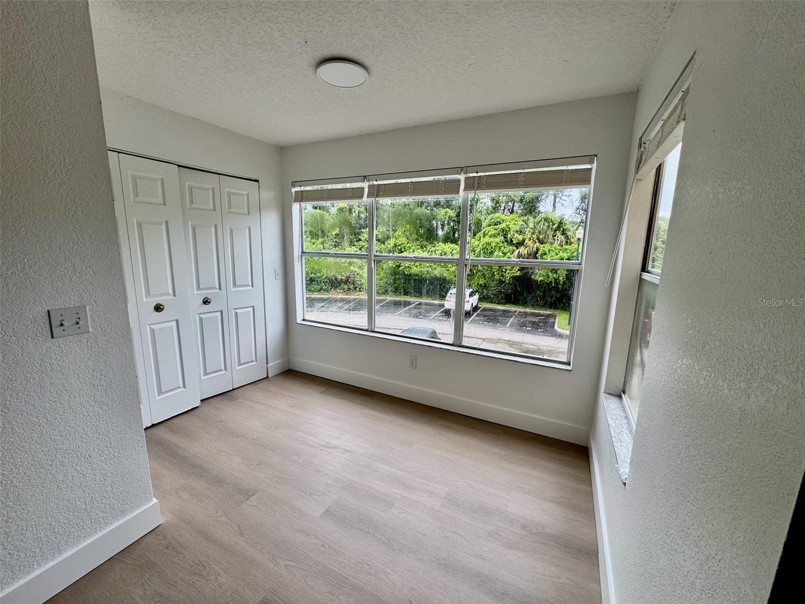 Image 4 of 28 For 5144 Conroy Road 1028