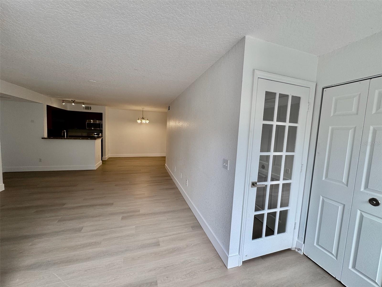 Image 5 of 28 For 5144 Conroy Road 1028