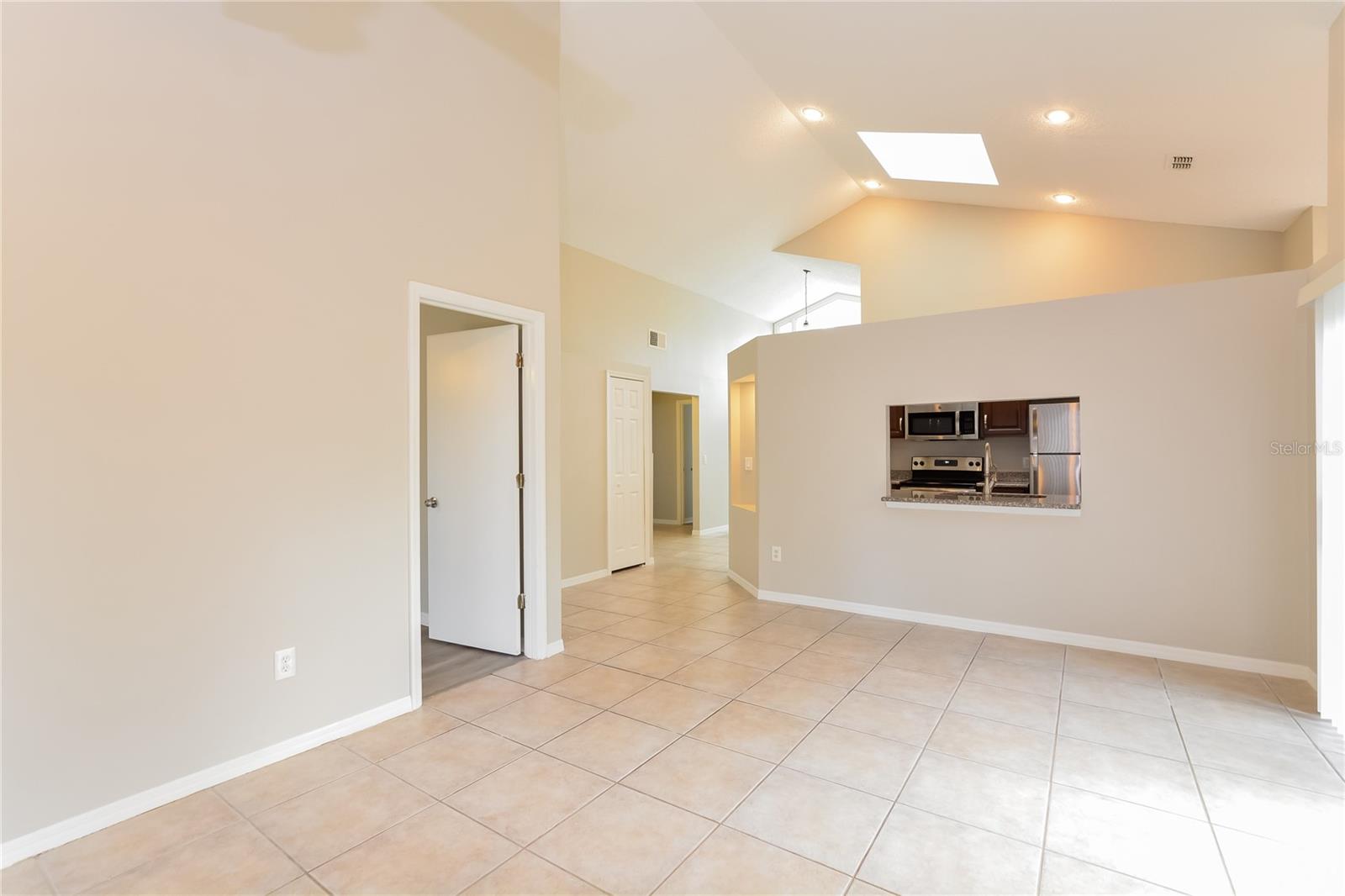 Image 4 of 16 For 211 Ferryboat Court