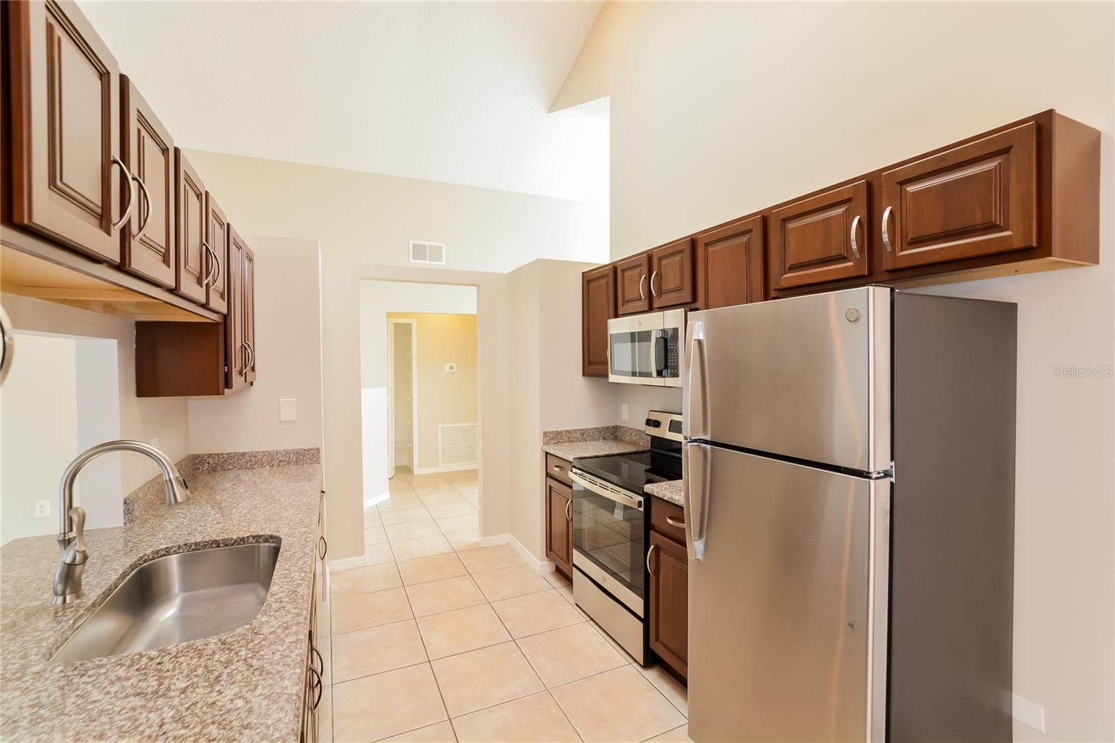Image 5 of 16 For 211 Ferryboat Court