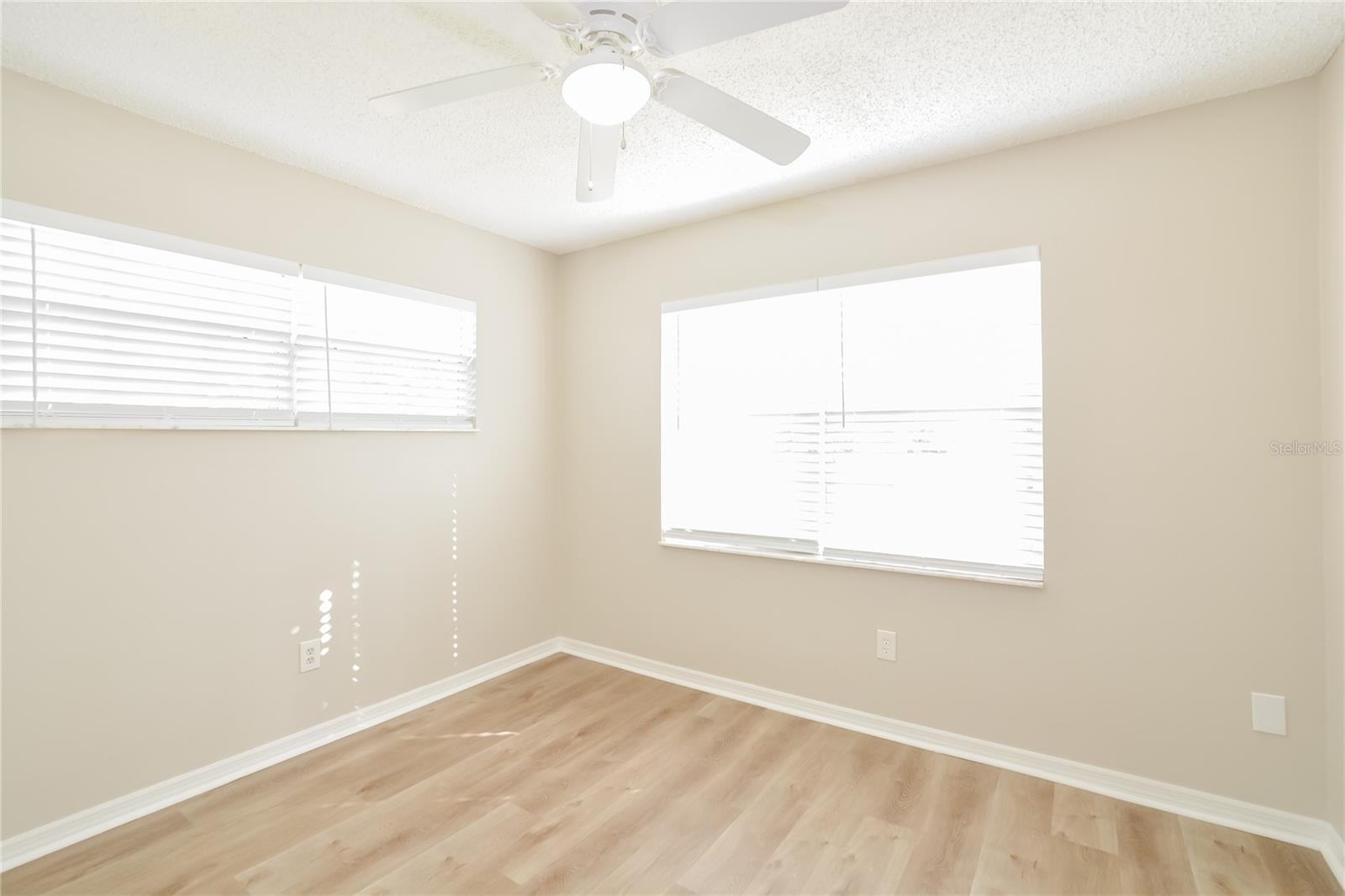 Image 9 of 16 For 211 Ferryboat Court
