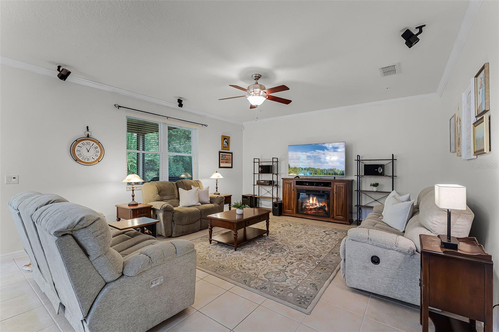 Image 10 of 30 For 9696 Moss Rose Way