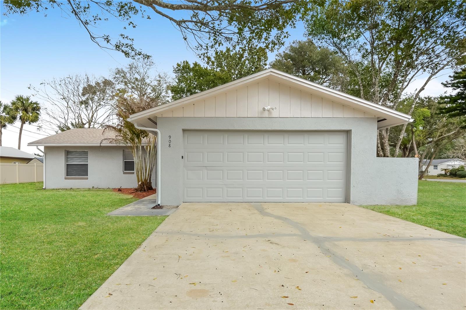 Image 3 of 16 For 908 Normandy Boulevard