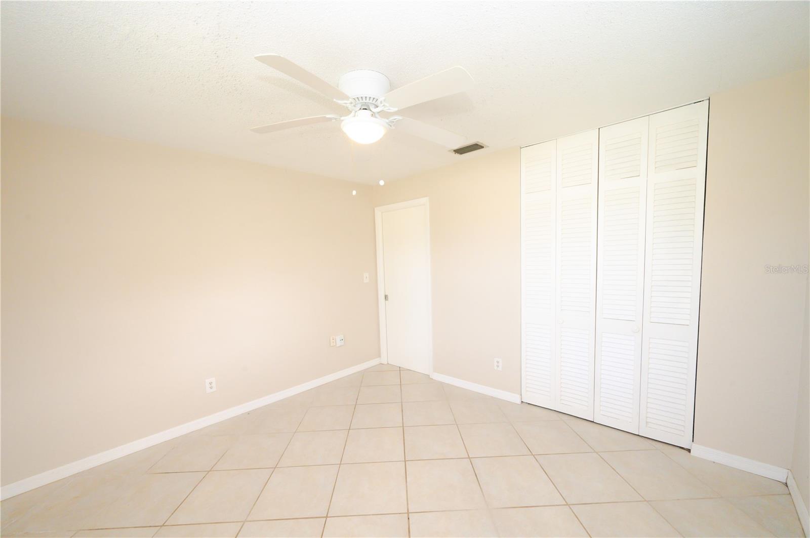 Image 12 of 35 For 1306 Golfview Drive