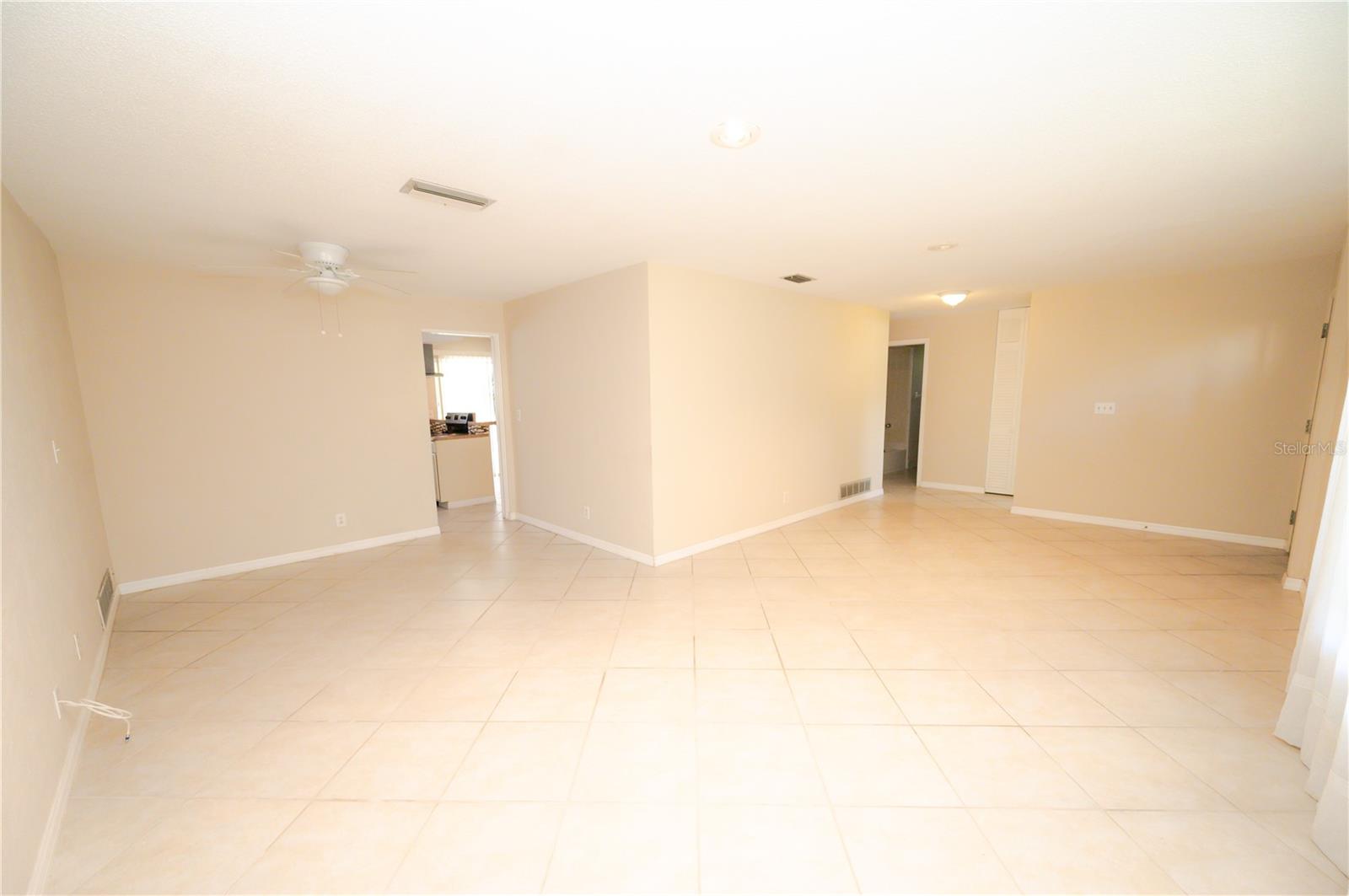 Image 14 of 35 For 1306 Golfview Drive