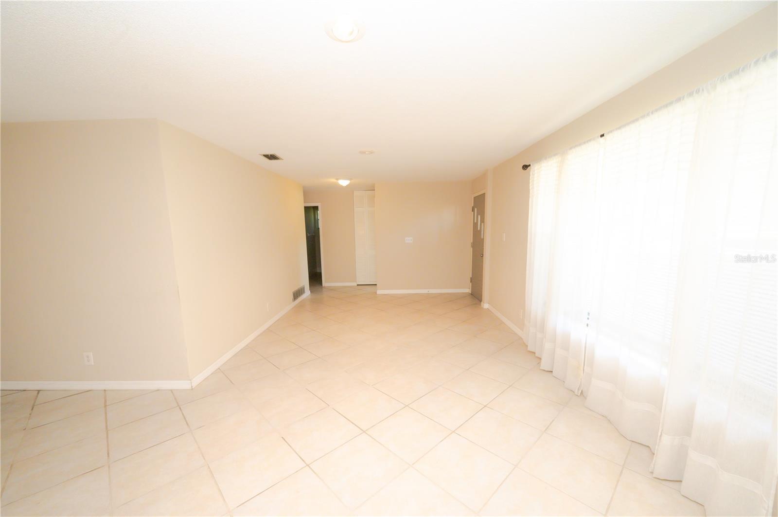 Image 15 of 35 For 1306 Golfview Drive