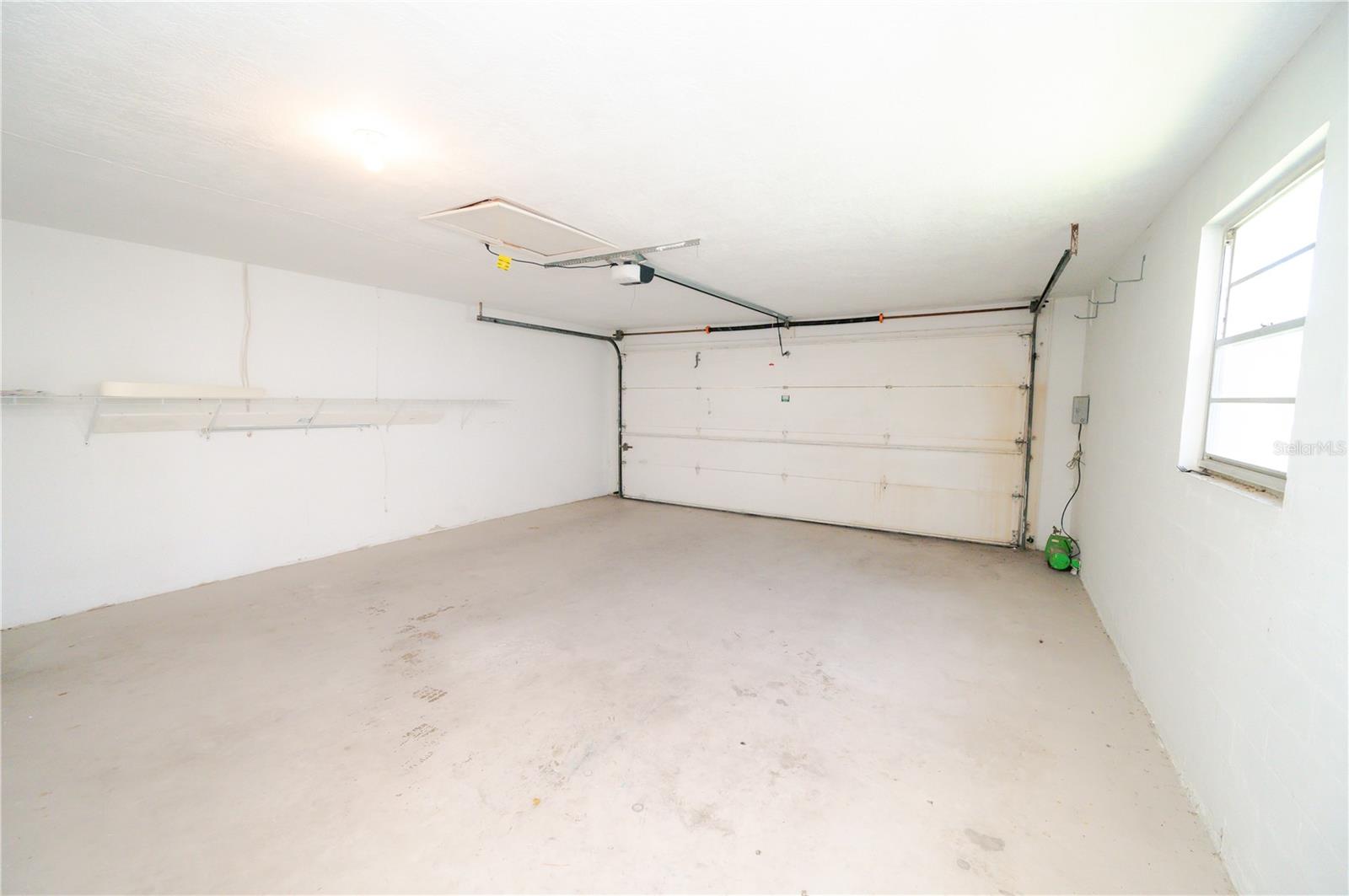 Image 4 of 35 For 1306 Golfview Drive