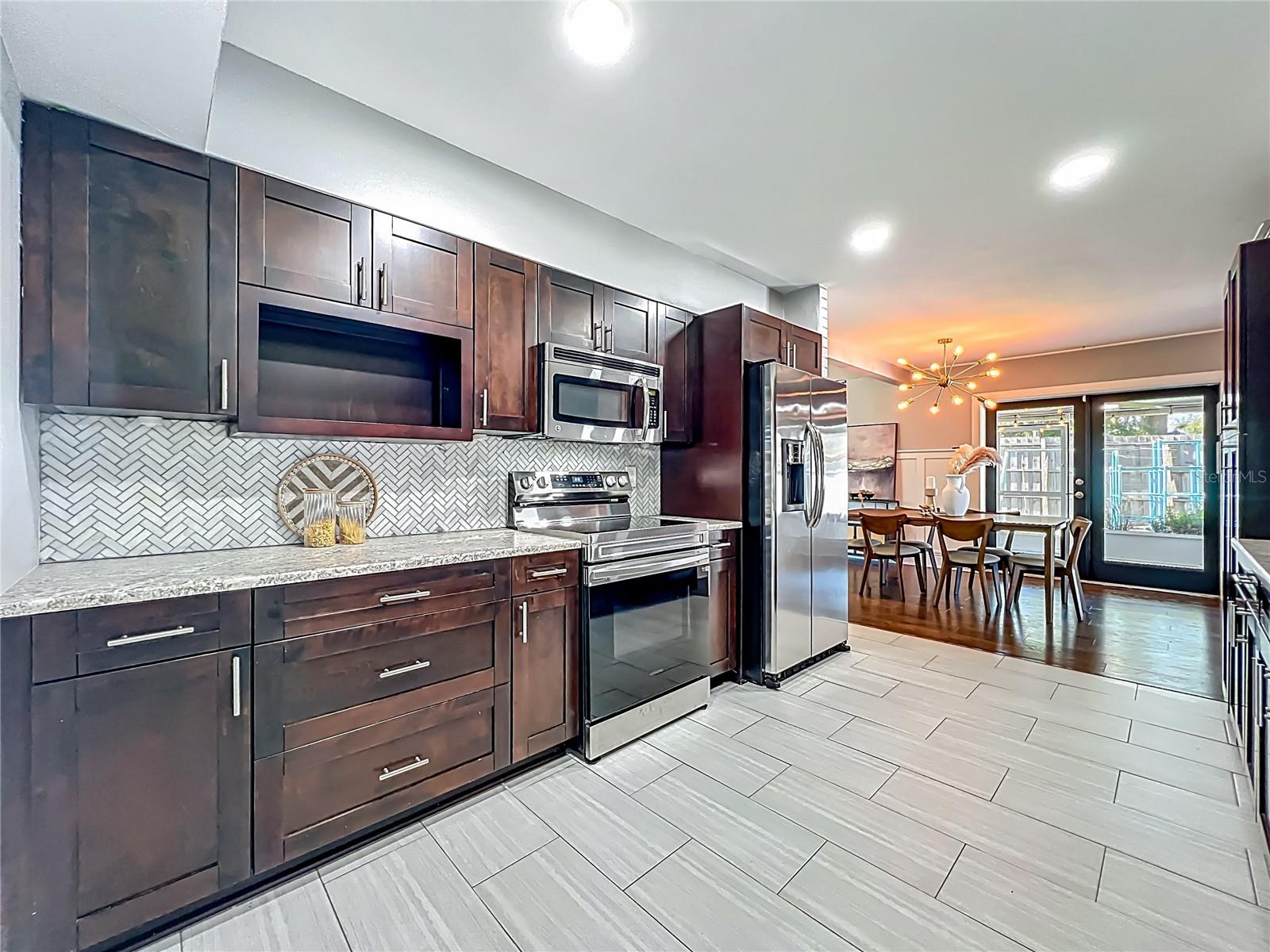 Image 13 of 34 For 1792 Killarney Drive