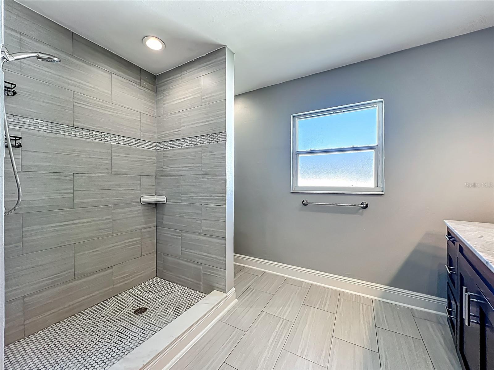 Image 17 of 34 For 1792 Killarney Drive