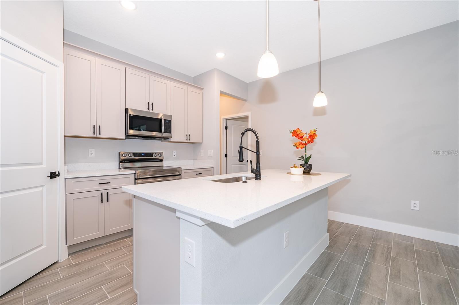 Image 4 of 11 For 15321 43rd Avenue Road