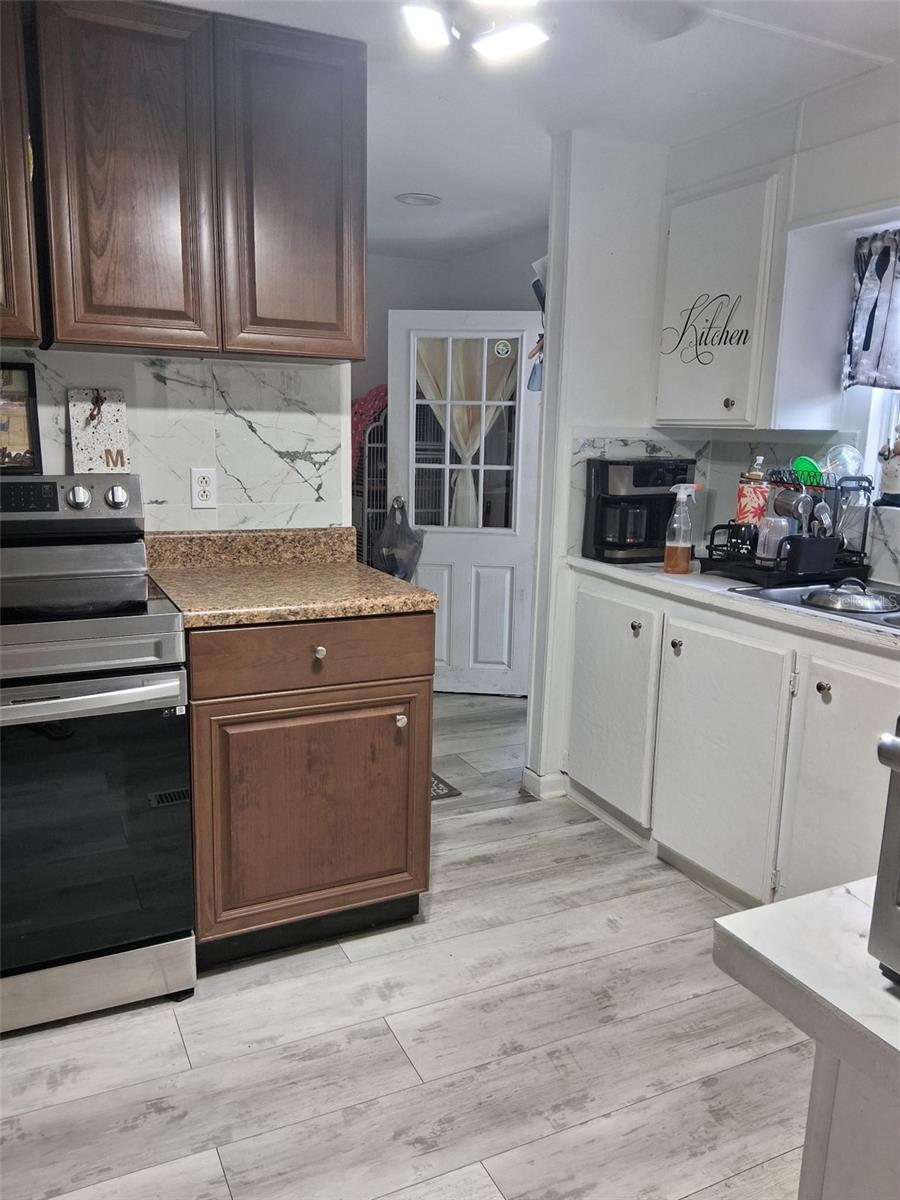 Image 7 of 21 For 8890 35th Avenue
