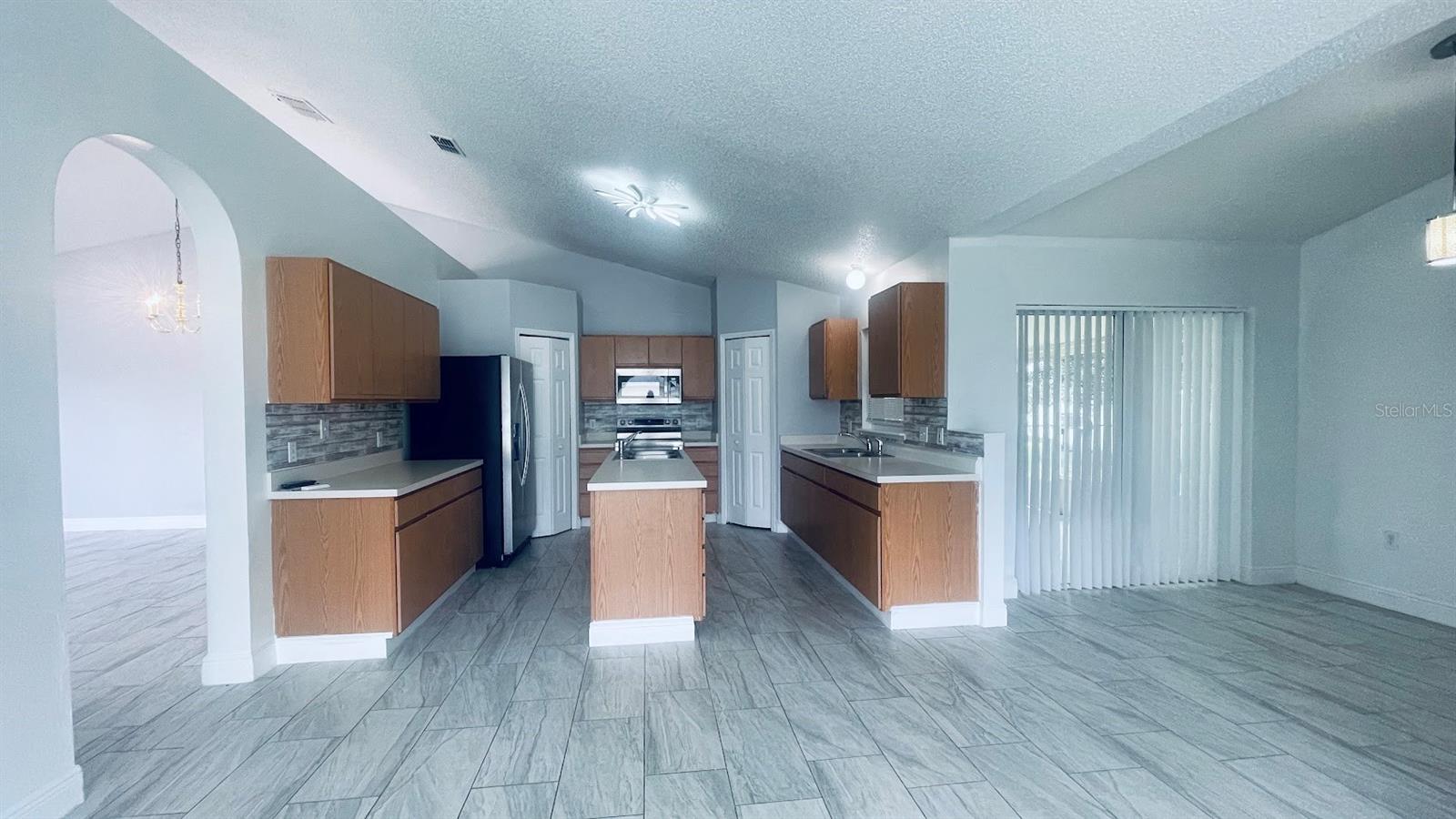 Image 27 of 30 For 729 Del Rio Way