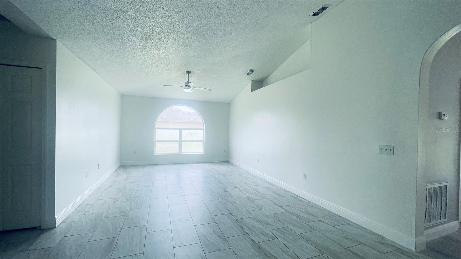 Image 28 of 30 For 729 Del Rio Way