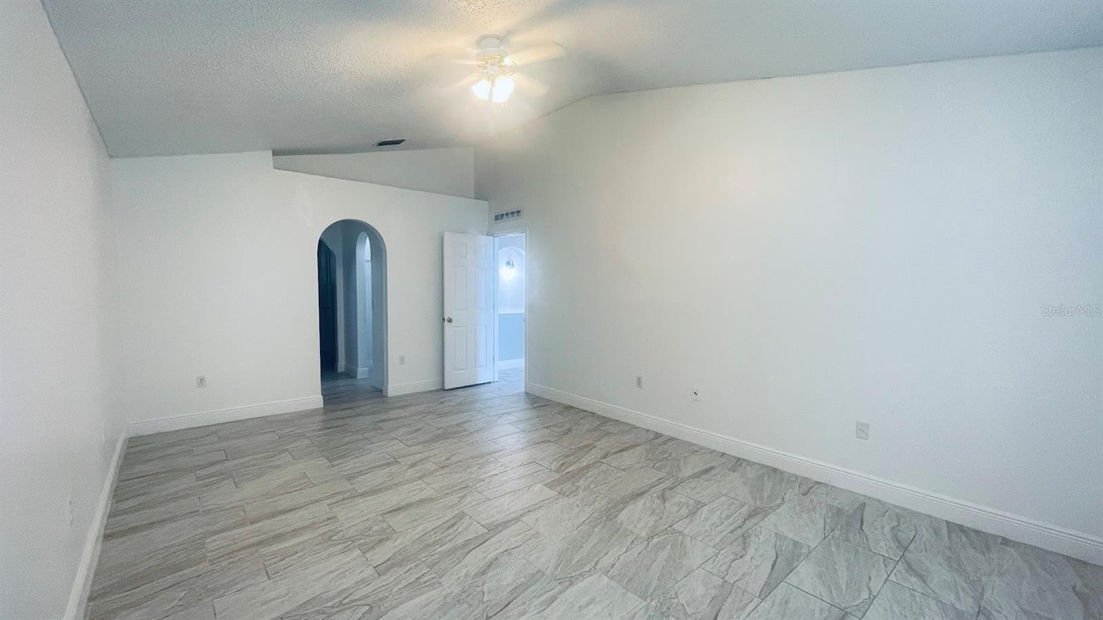 Image 6 of 30 For 729 Del Rio Way