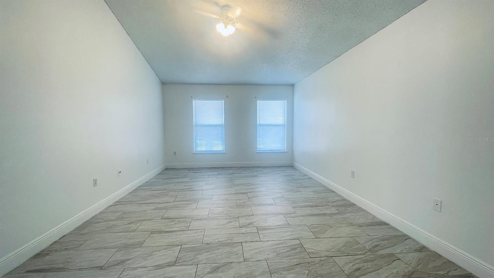 Image 7 of 30 For 729 Del Rio Way