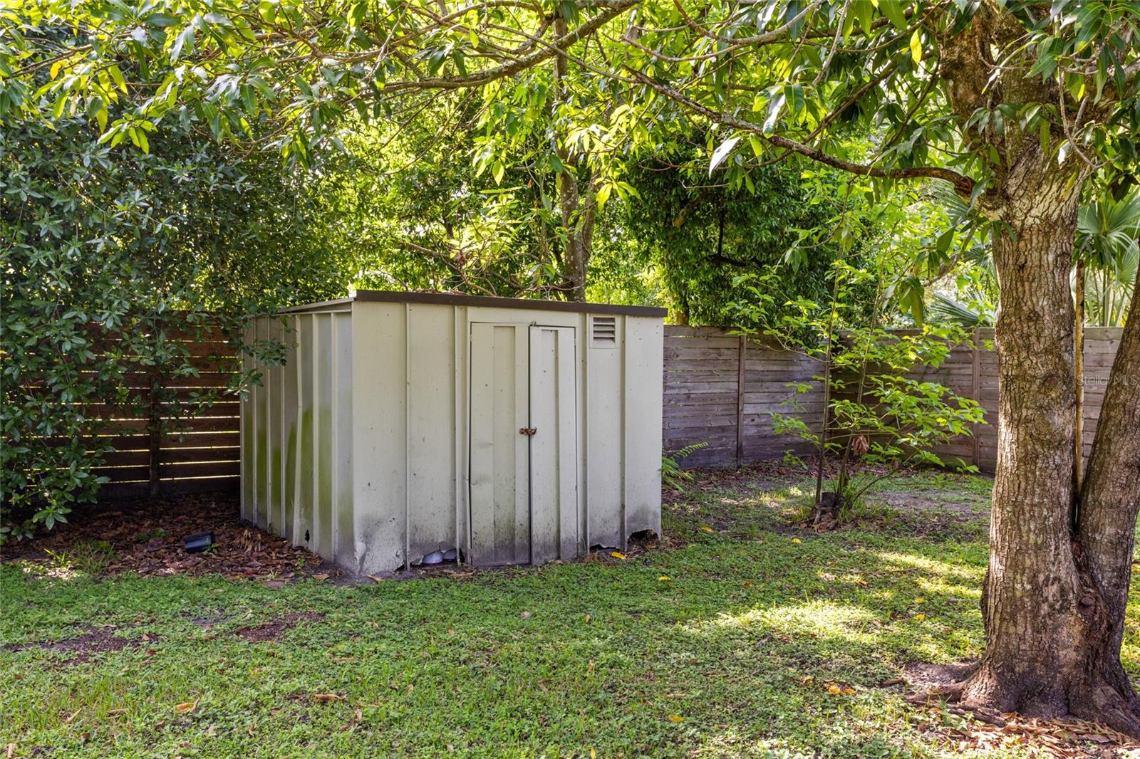 Image 34 of 39 For 539 Tampa Avenue