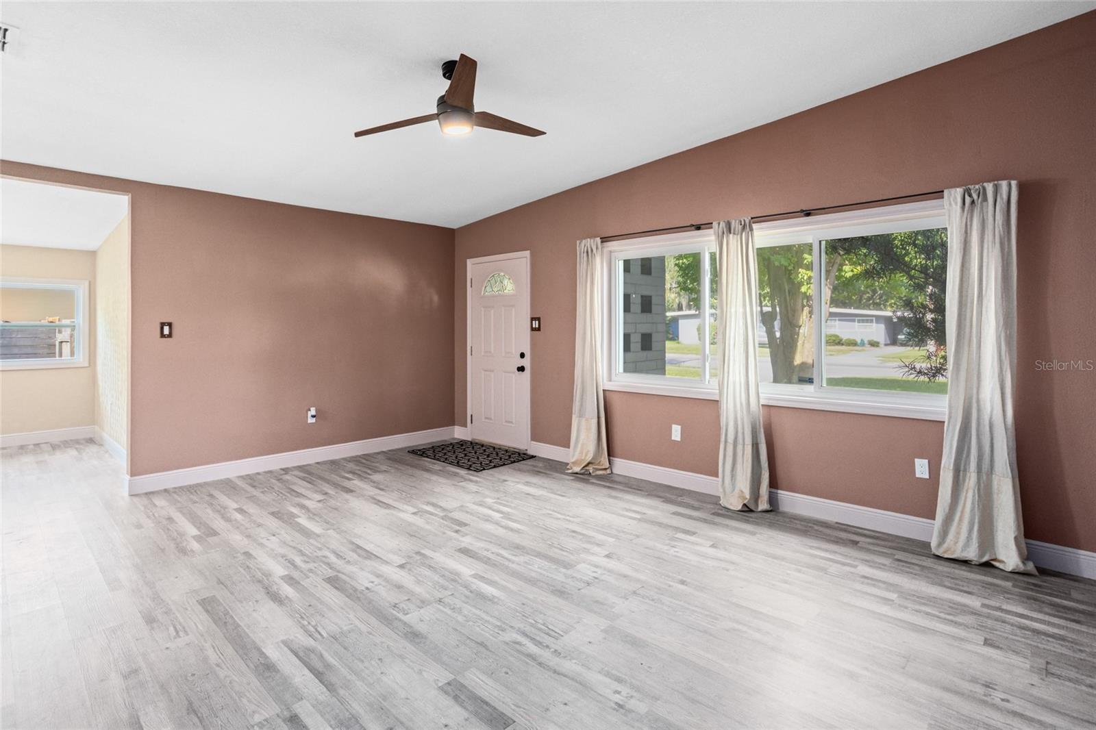Image 7 of 39 For 539 Tampa Avenue