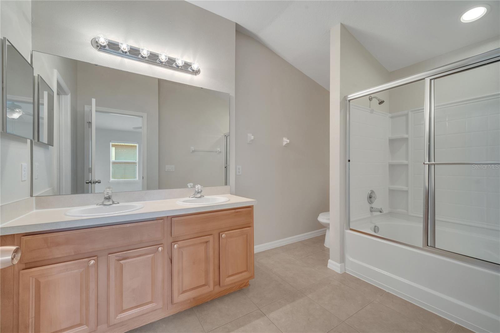 Image 25 of 36 For 6408 Goldenrod Road 4c
