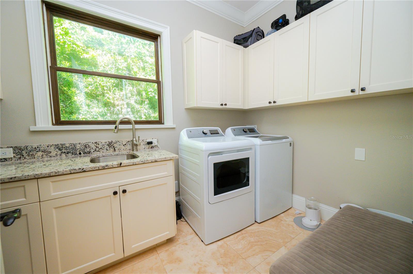 Image 21 of 56 For 575 Palmer Avenue