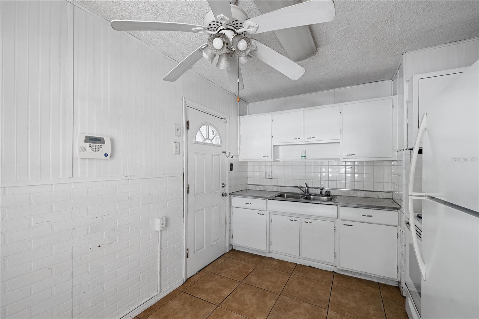 Image 10 of 17 For 7725 Udine Avenue