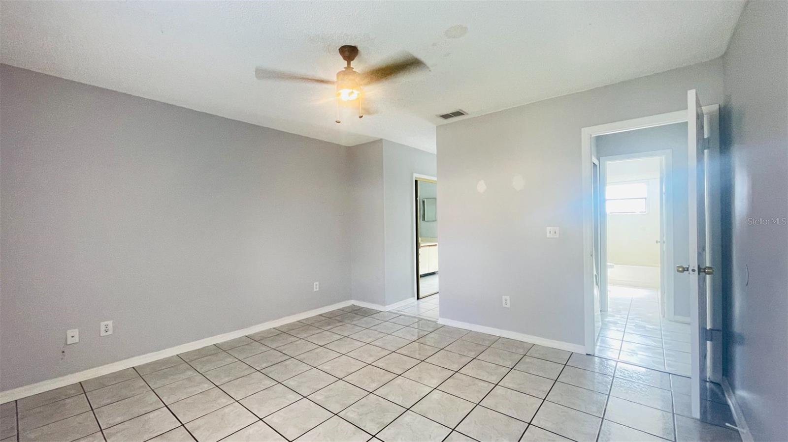 Image 11 of 13 For 1613 Little River Drive 7