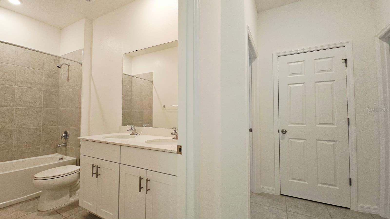 Image 10 of 22 For 722 Lemon Avenue