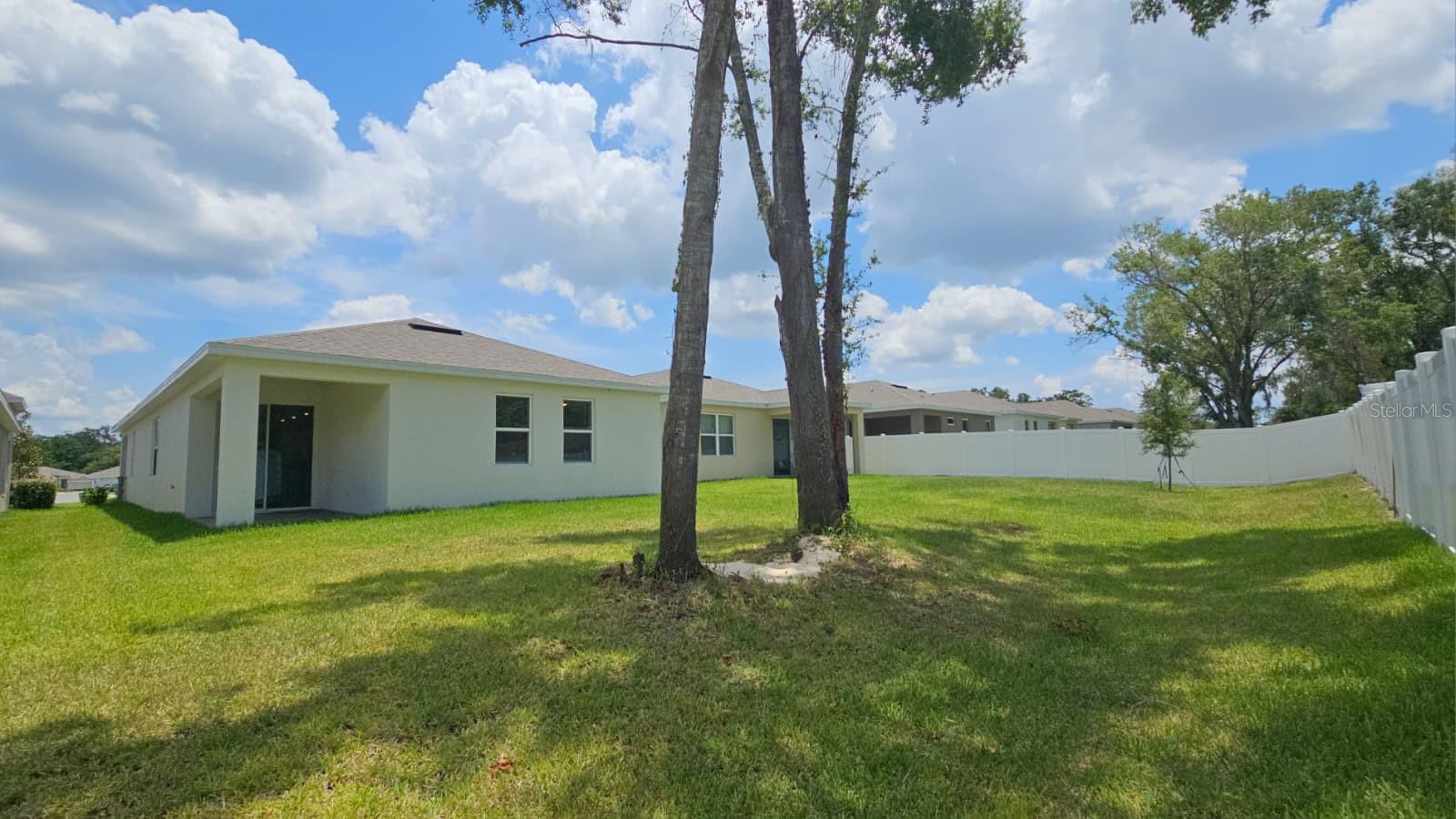 Image 21 of 22 For 722 Lemon Avenue