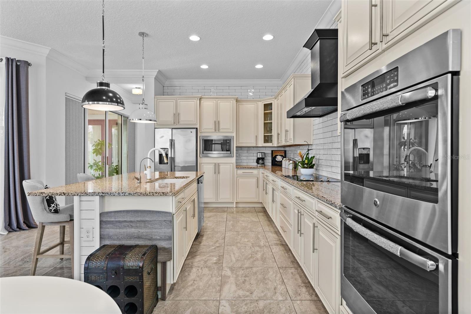 Image 11 of 44 For 13812 Eliot Avenue