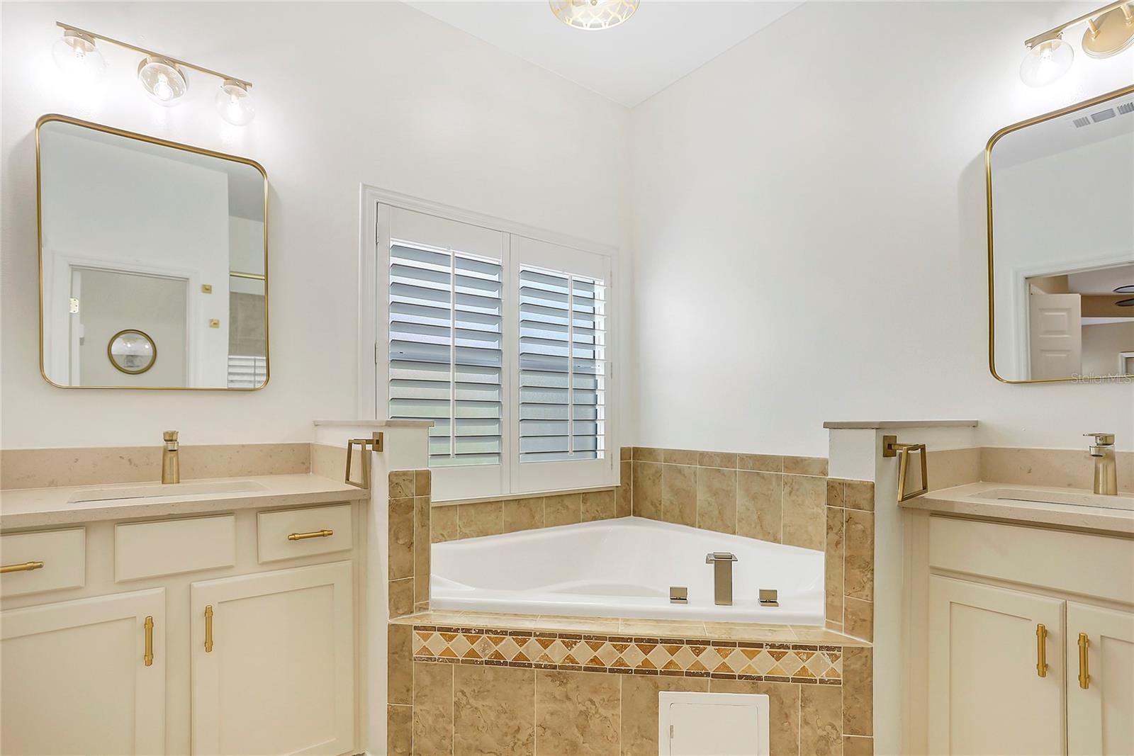 Image 22 of 45 For 15203 Stonebriar Way