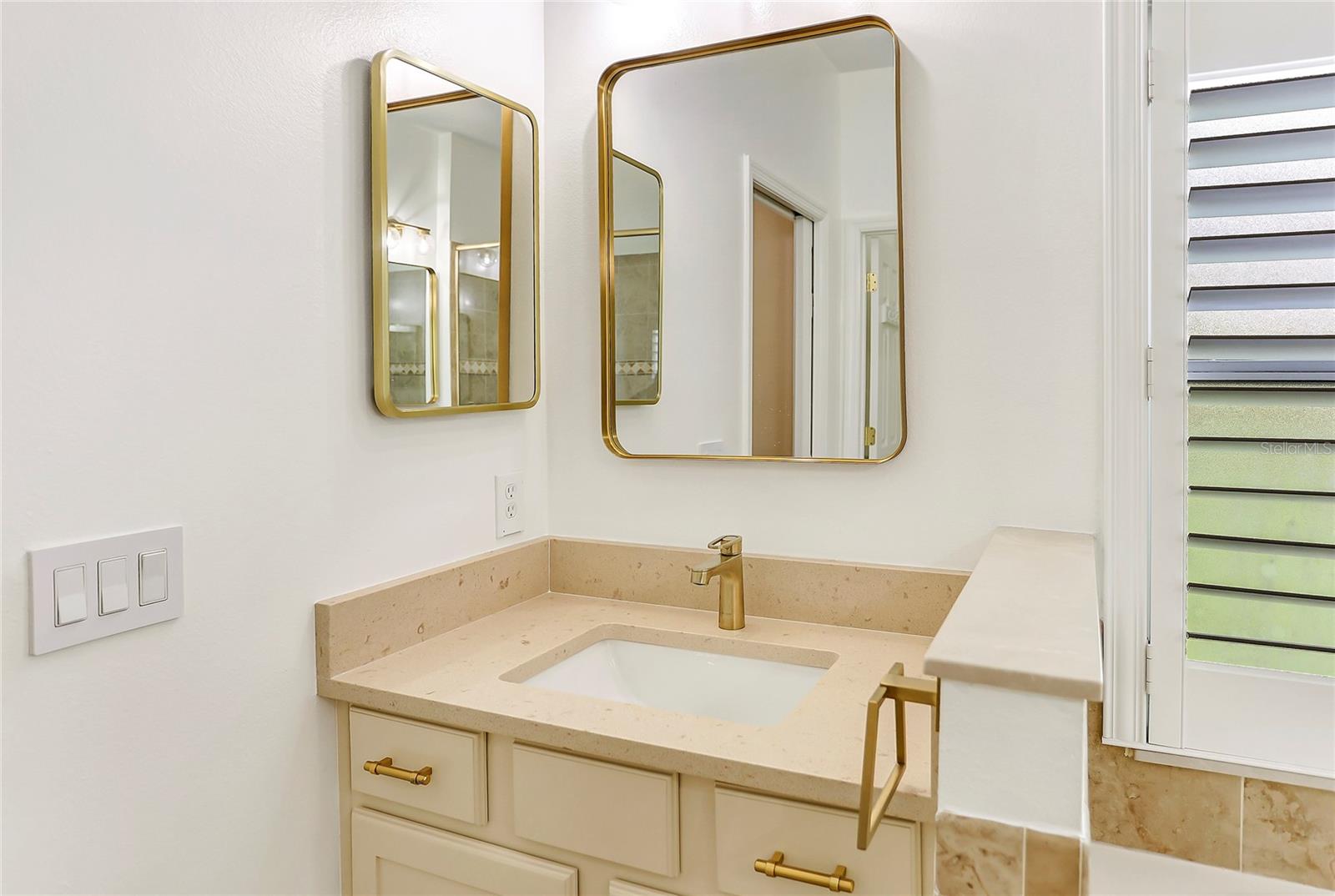 Image 23 of 45 For 15203 Stonebriar Way
