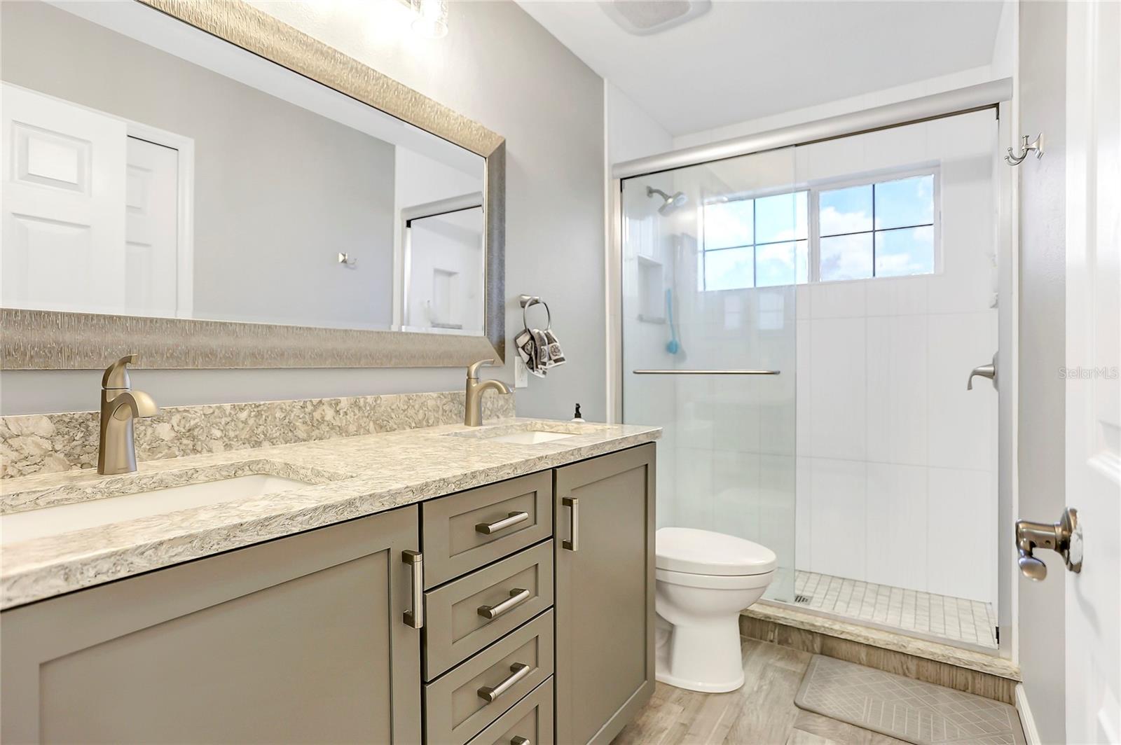 Image 32 of 45 For 15203 Stonebriar Way