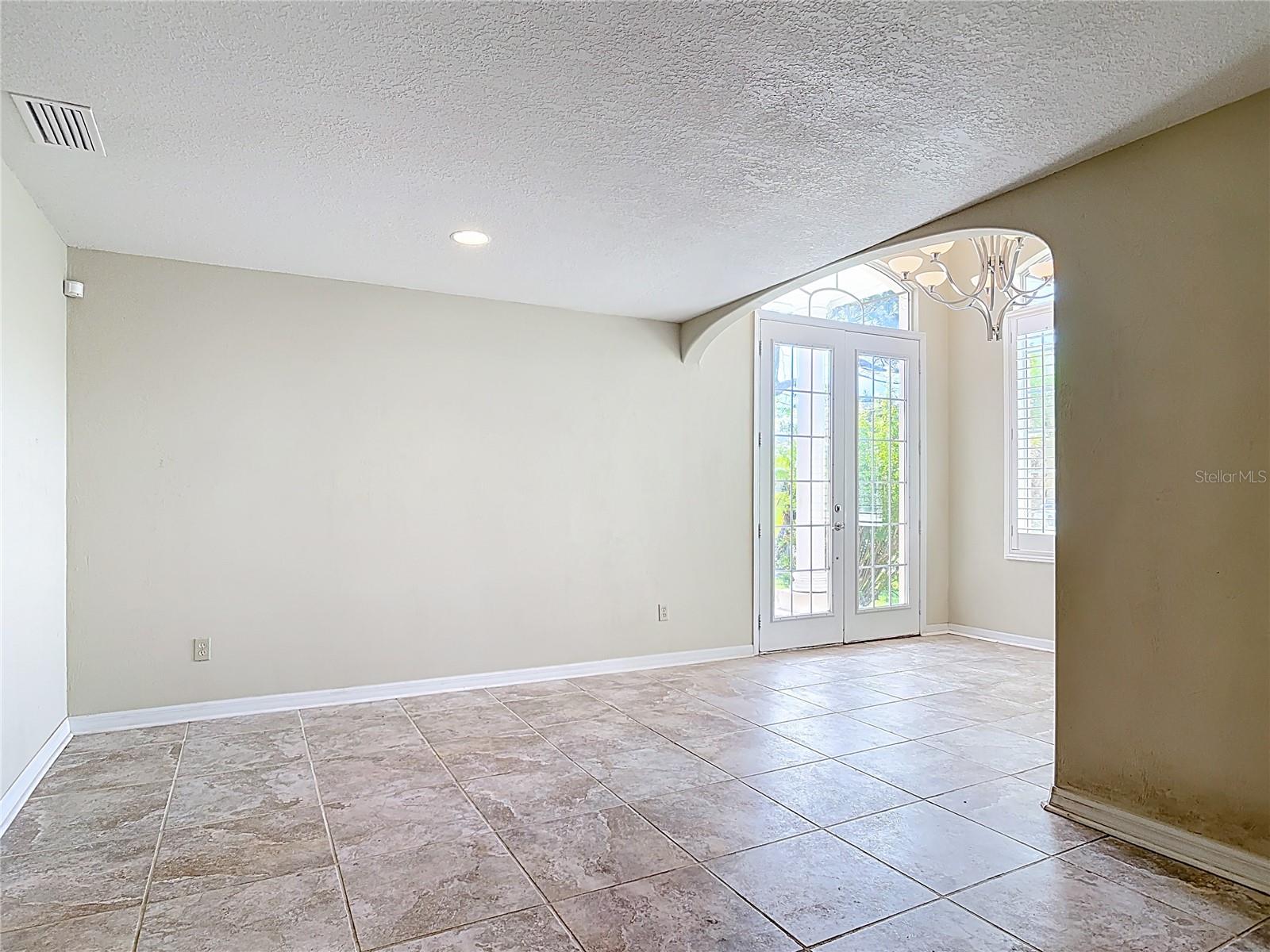 Image 13 of 94 For 2306 Halifax Drive