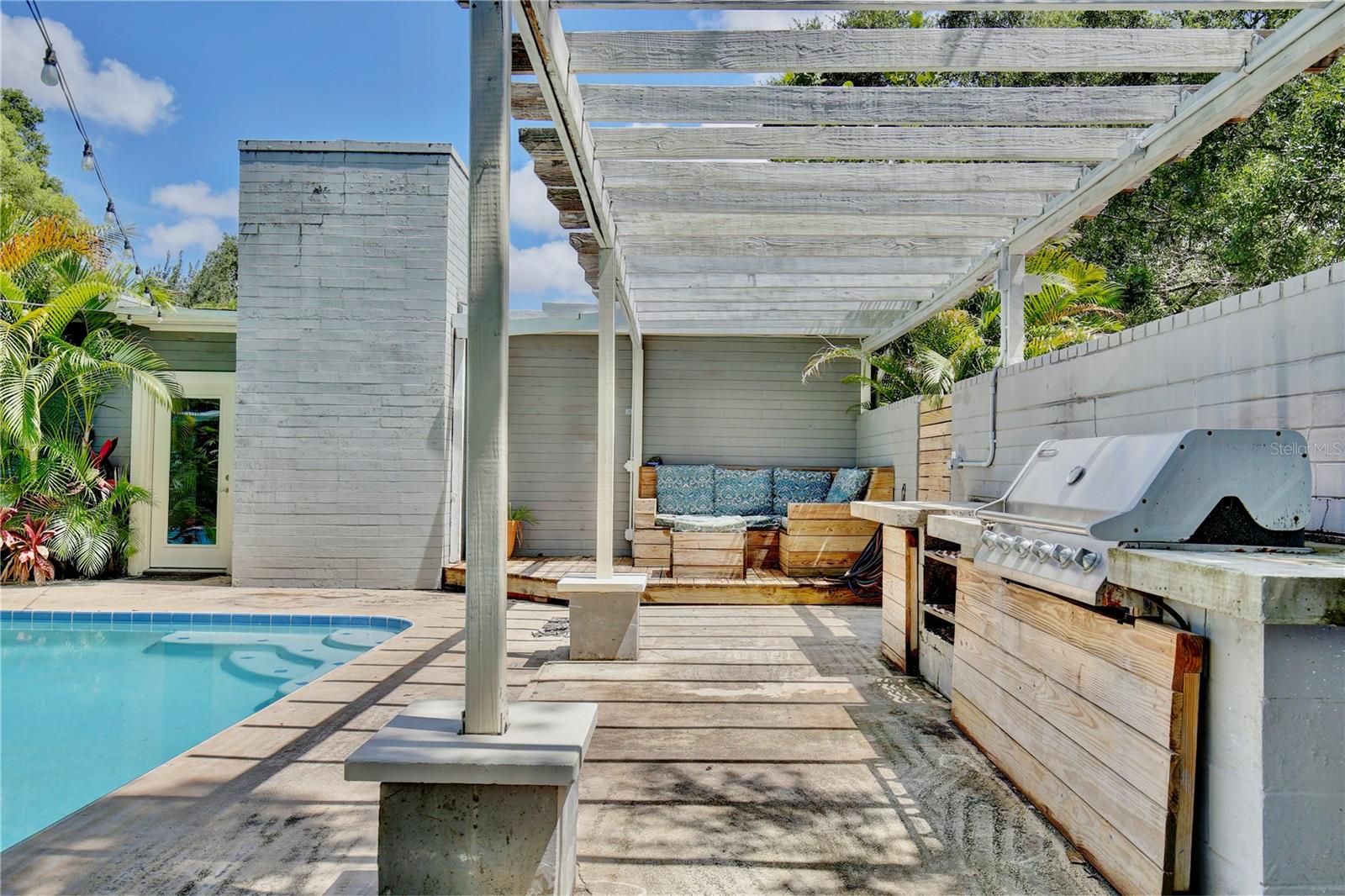 Image 35 of 51 For 2118 Hargill Drive