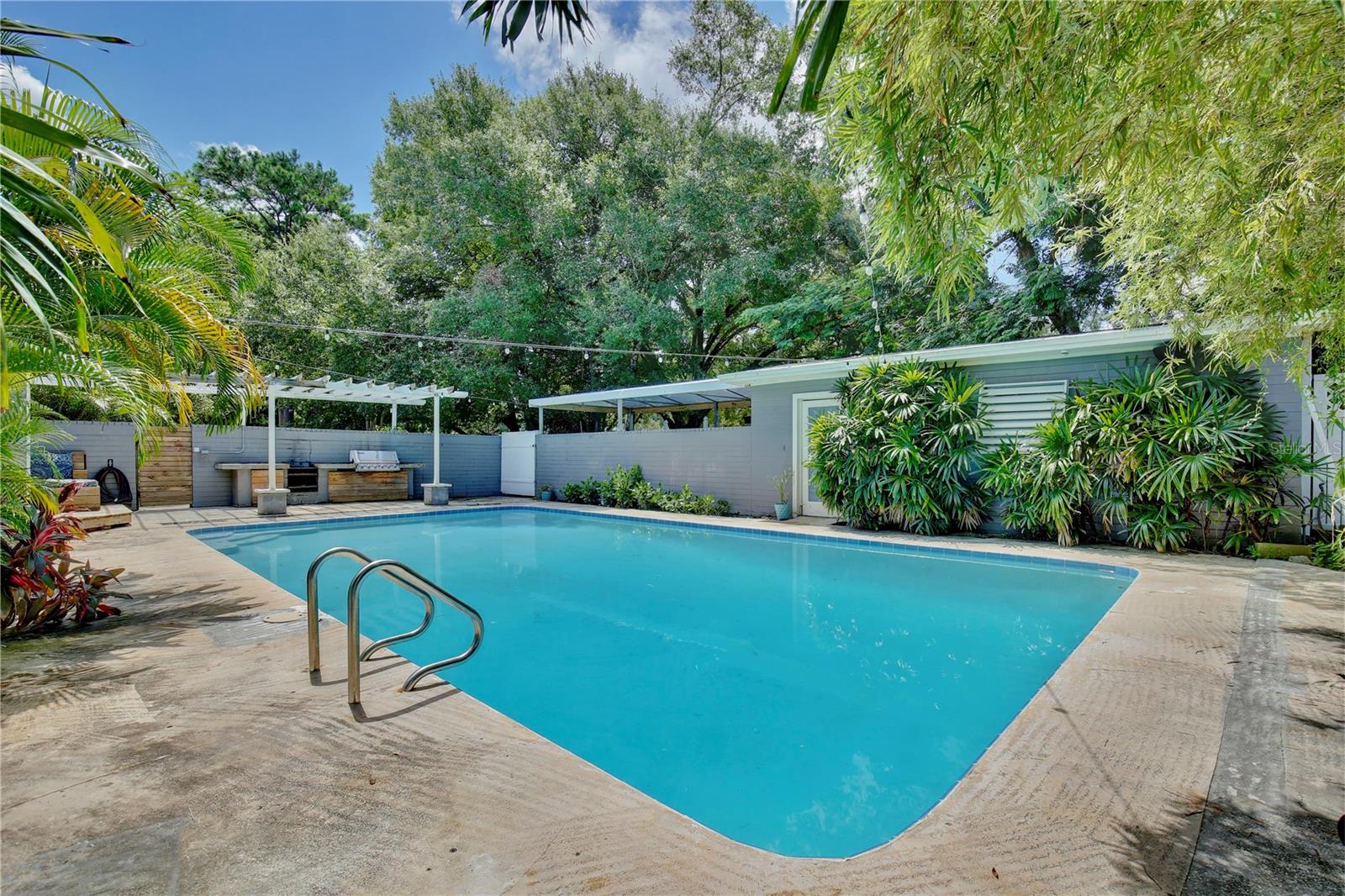 Image 37 of 51 For 2118 Hargill Drive