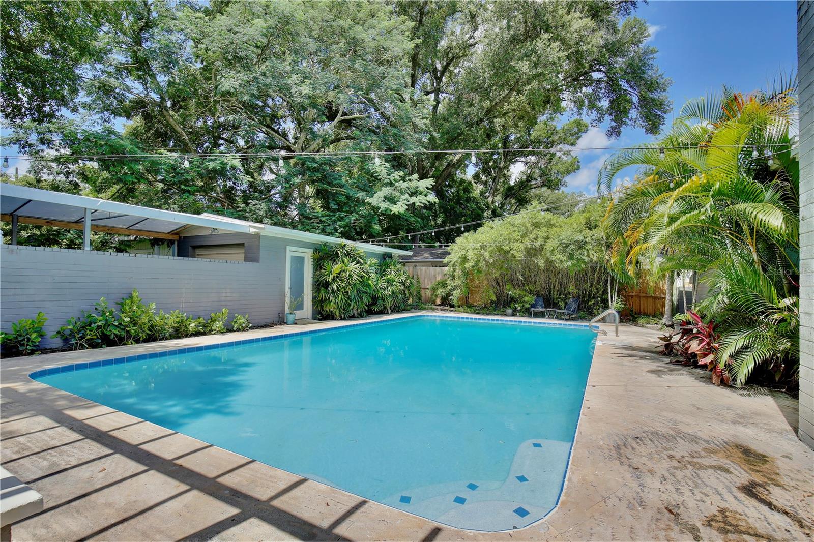 Image 39 of 51 For 2118 Hargill Drive