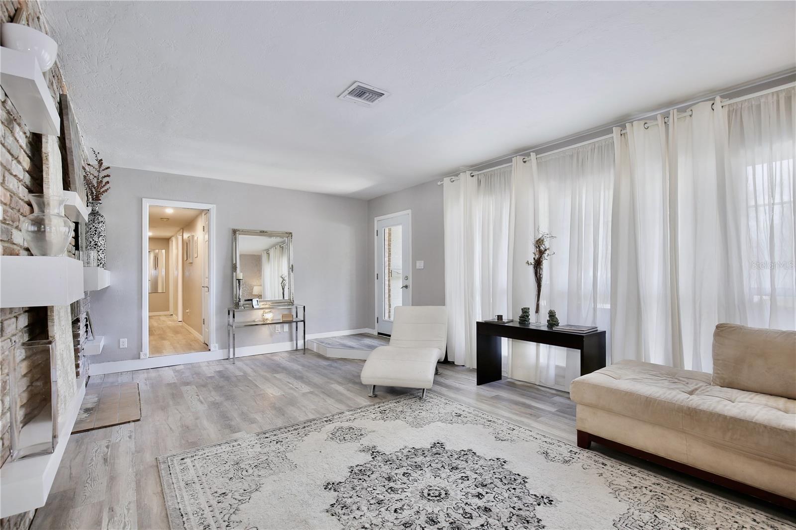 Image 7 of 51 For 2118 Hargill Drive