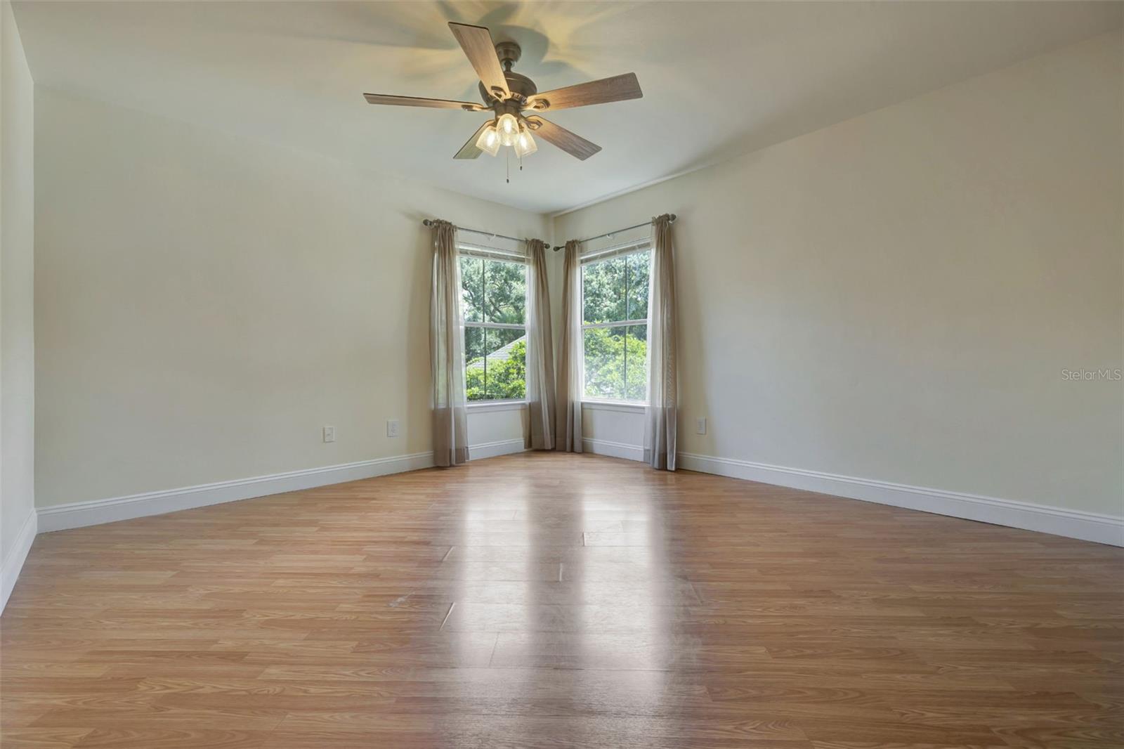 Image 15 of 39 For 478 Pin Oak Place 204