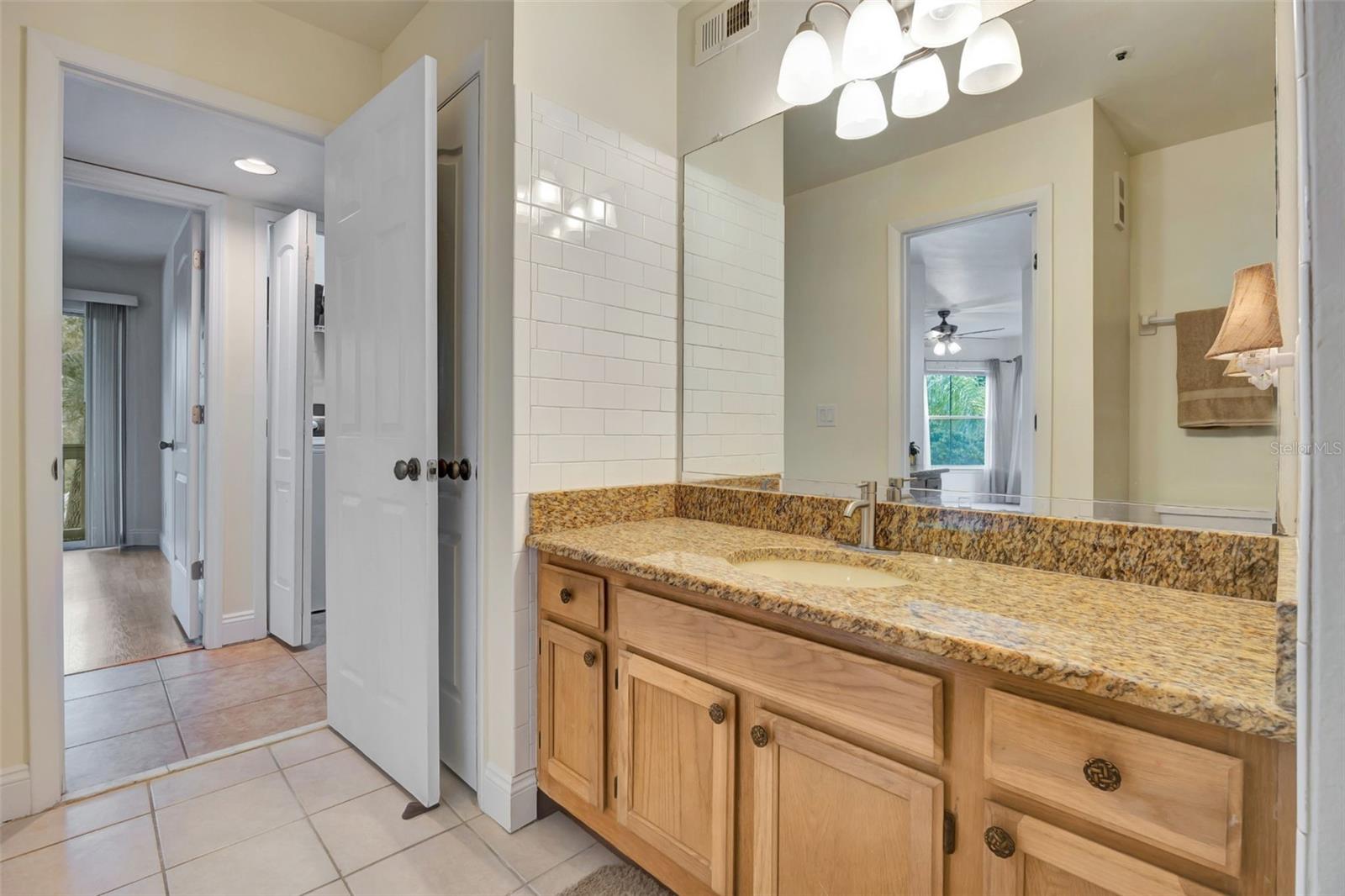Image 22 of 39 For 478 Pin Oak Place 204