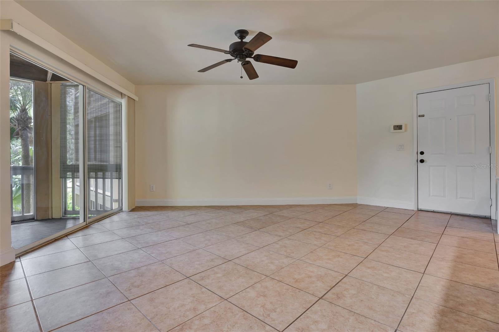 Image 6 of 39 For 478 Pin Oak Place 204