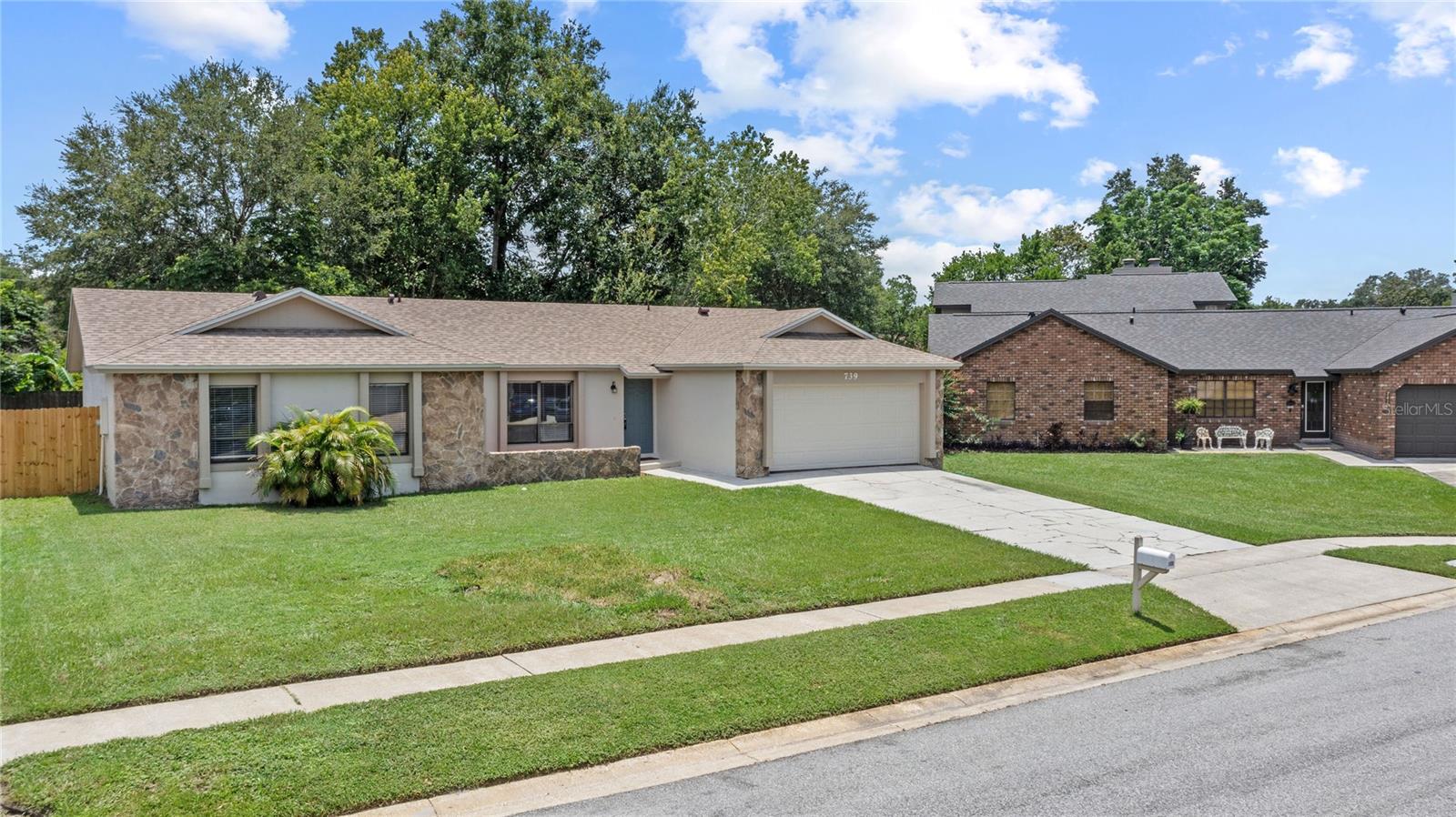 Image 3 of 40 For 739 Mimosa Court
