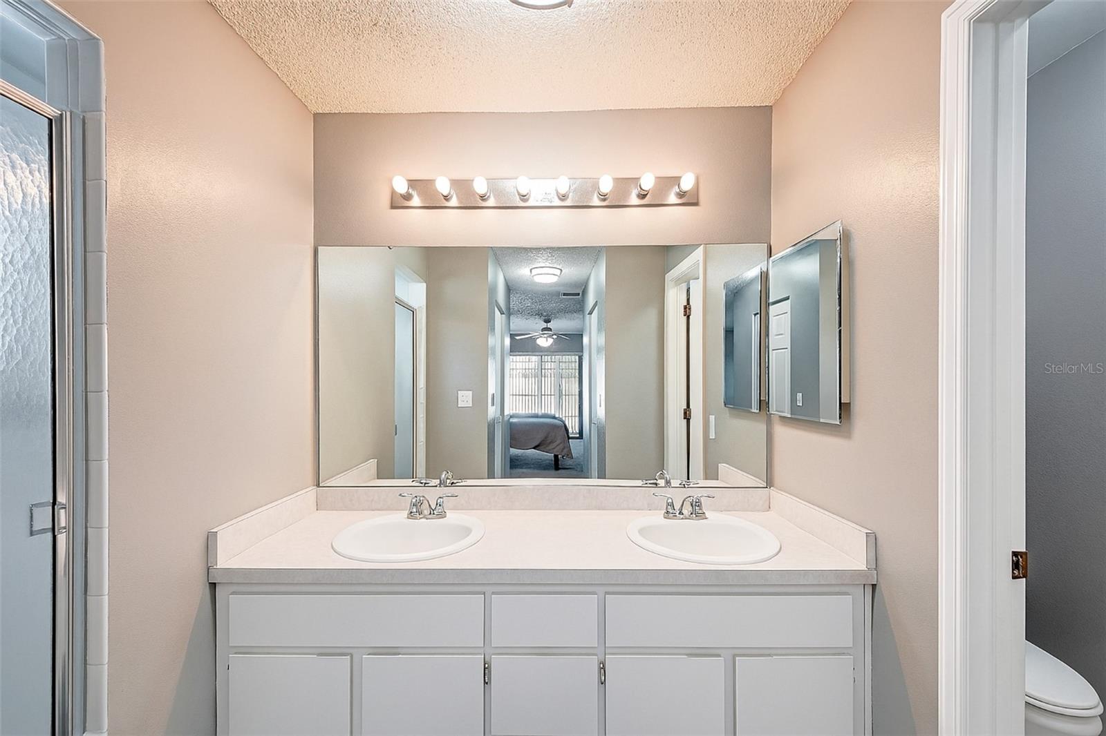Image 18 of 24 For 618 Parakeet Court