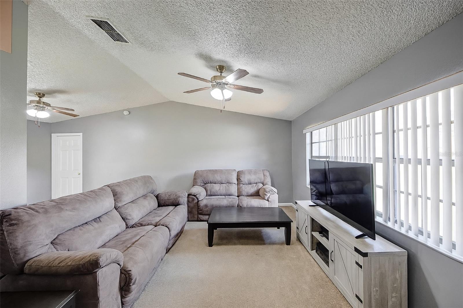 Image 4 of 24 For 618 Parakeet Court
