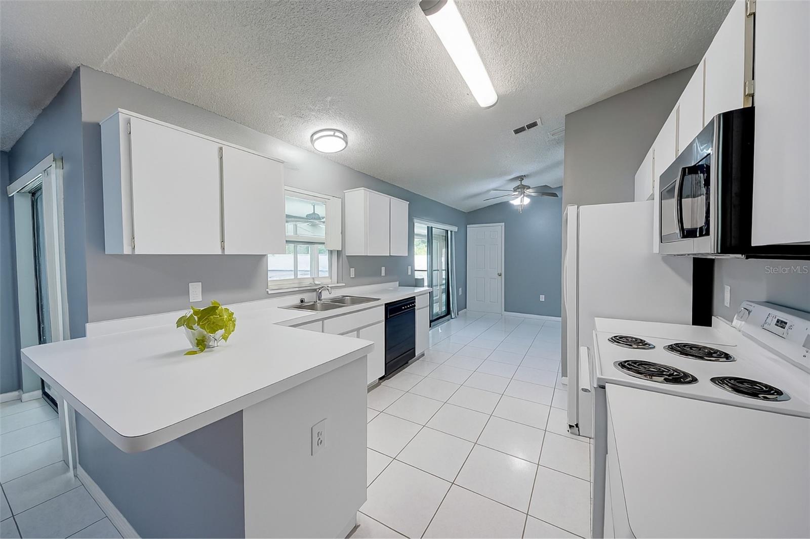 Image 9 of 24 For 618 Parakeet Court