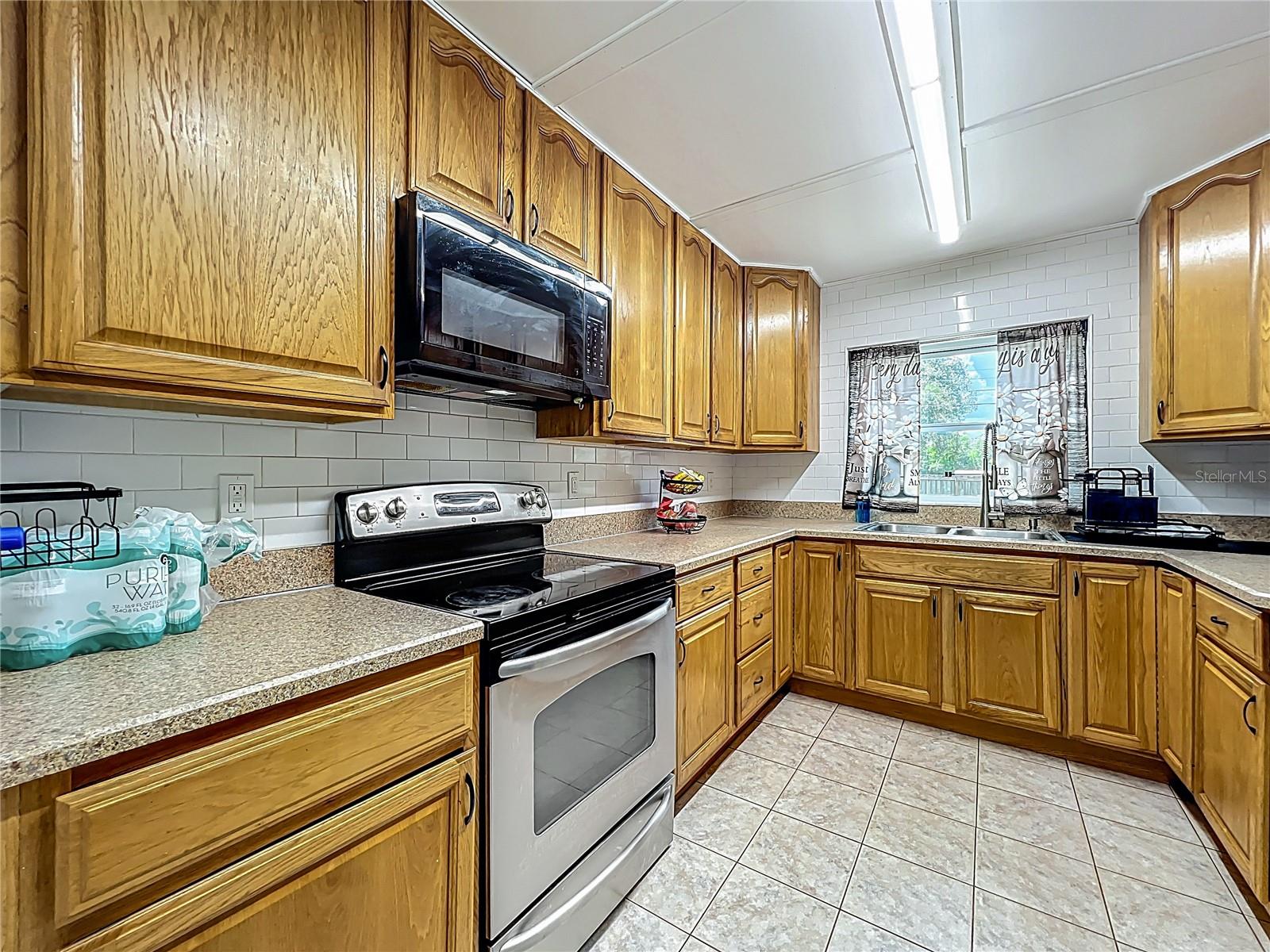 Image 8 of 17 For 2542 Palmetto Avenue