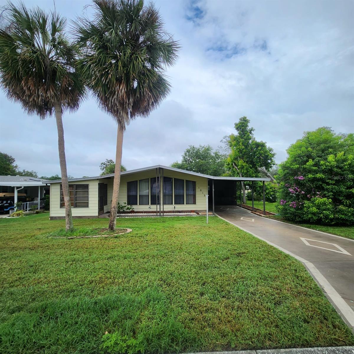 Details for 1012 Parker Place, LADY LAKE, FL 32159