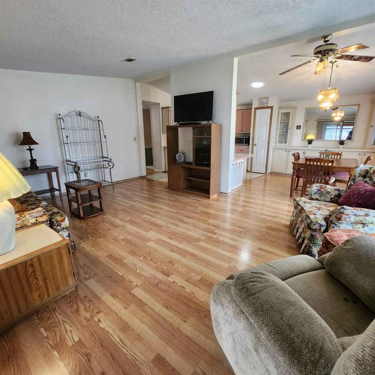 Image 14 of 43 For 1012 Parker Place