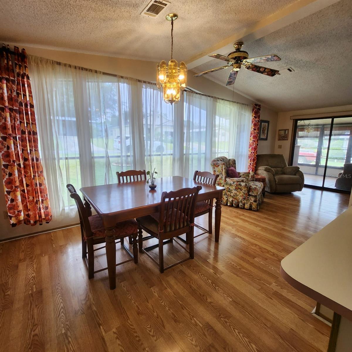 Image 23 of 43 For 1012 Parker Place