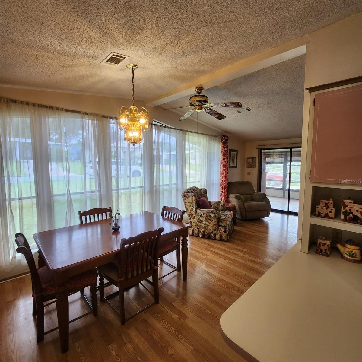 Image 27 of 43 For 1012 Parker Place