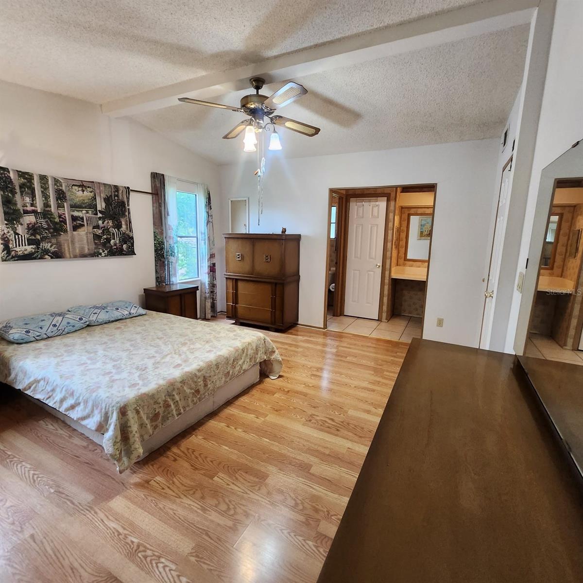 Image 32 of 43 For 1012 Parker Place